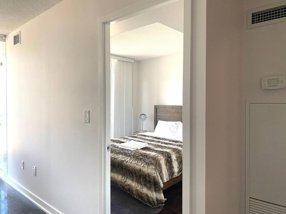 Family Oriented Downtown Toronto 2Bdrm Condo With Parking & Office Space Экстерьер фото