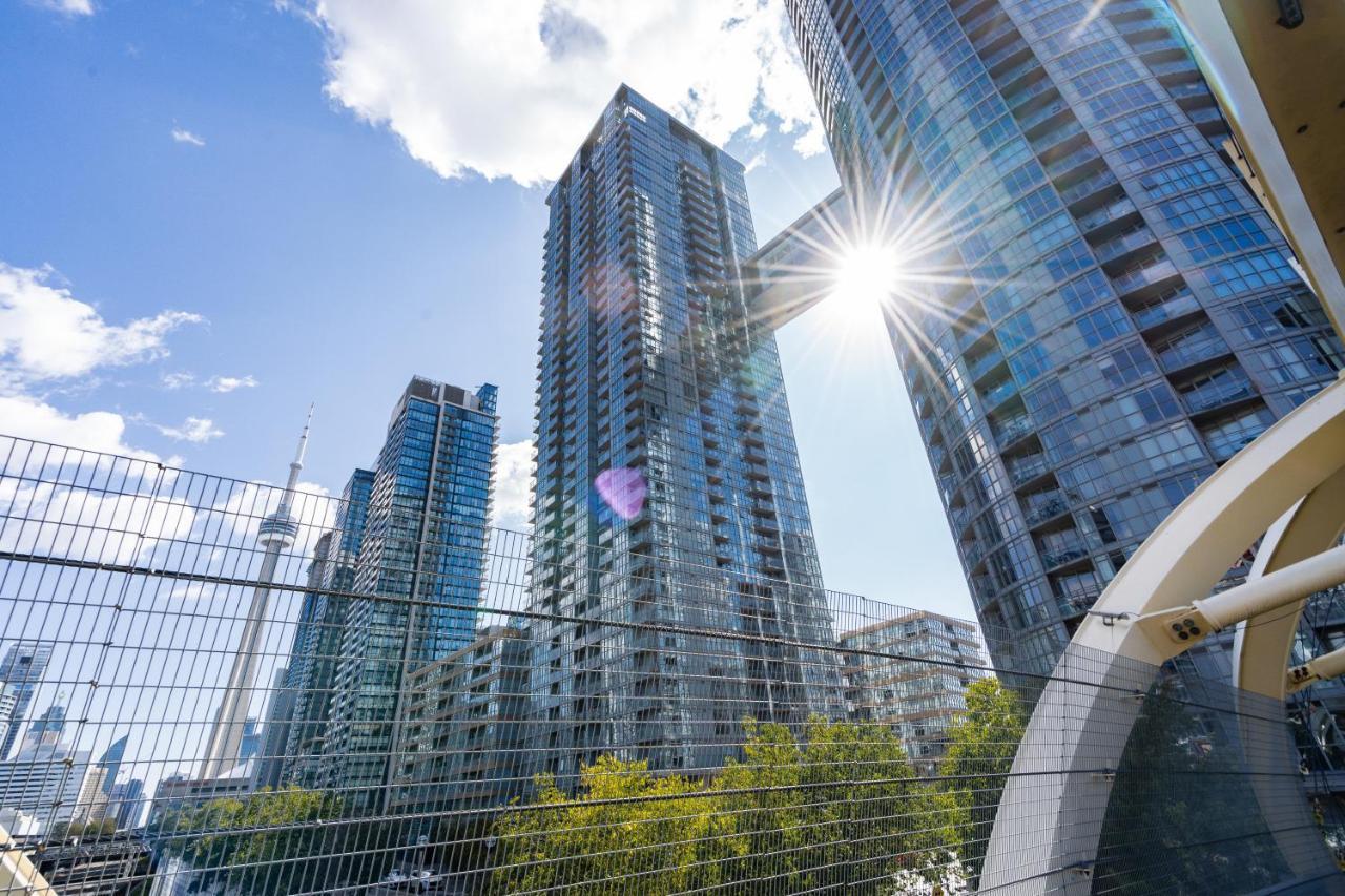 Family Oriented Downtown Toronto 2Bdrm Condo With Parking & Office Space Экстерьер фото